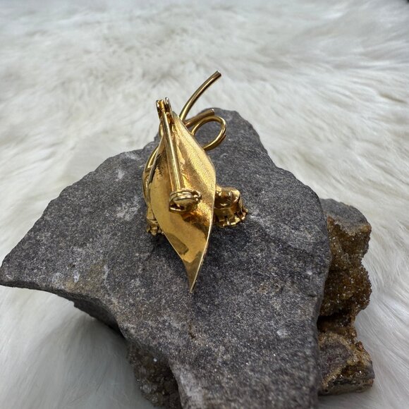 Vintage Gold Tone Leaf w/ Topaz Rhinestone Brooch  Prong Set - Picture 4 of 6